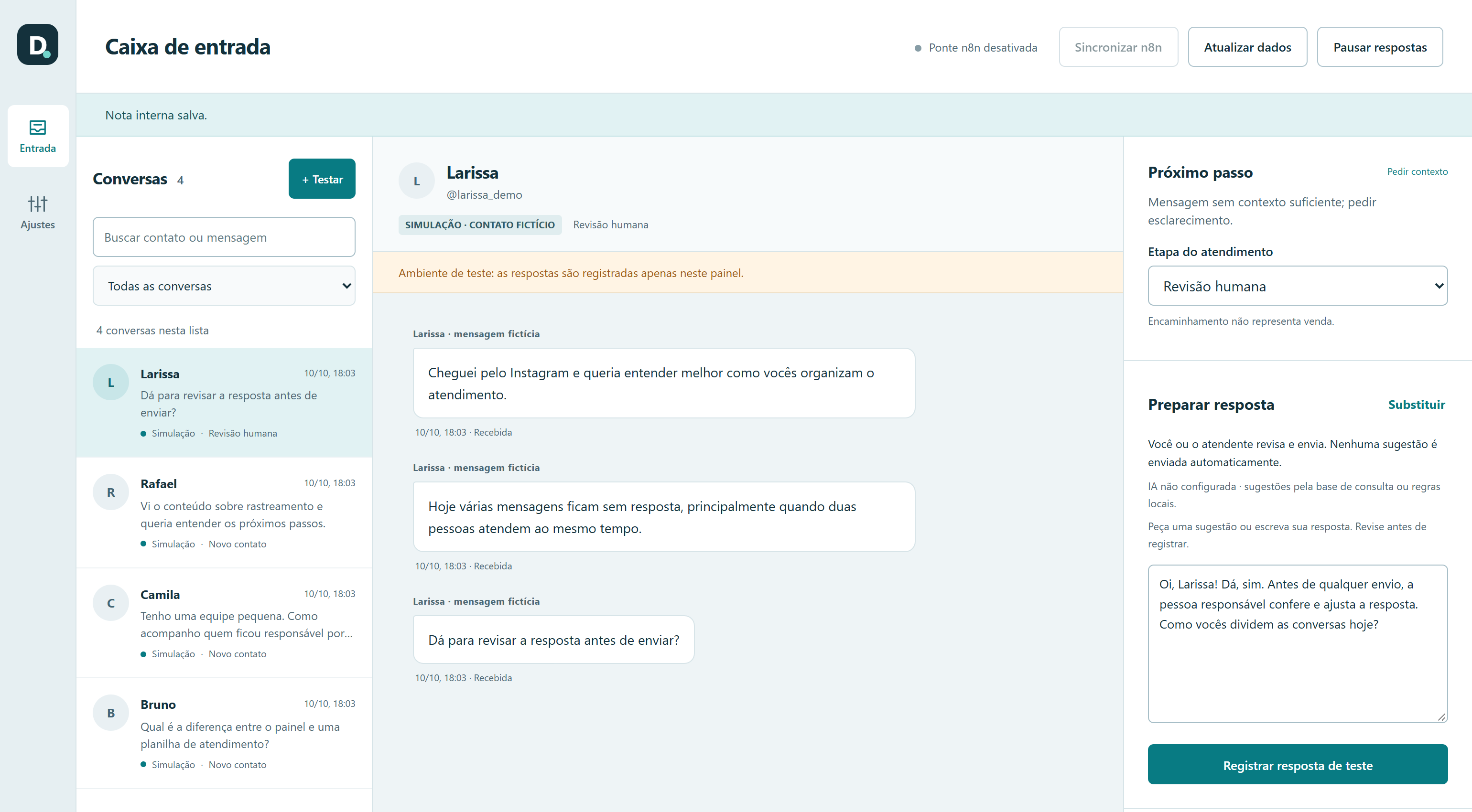 Inbox do Direct Atendimento em demonstração: conversas fictícias, histórico, etapa de revisão humana e rascunho não enviado.